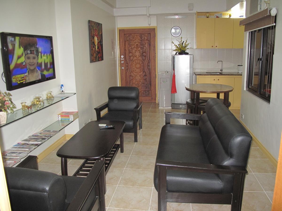 ماكاتي Makati Suites At Travelers Inn المظهر الخارجي الصورة