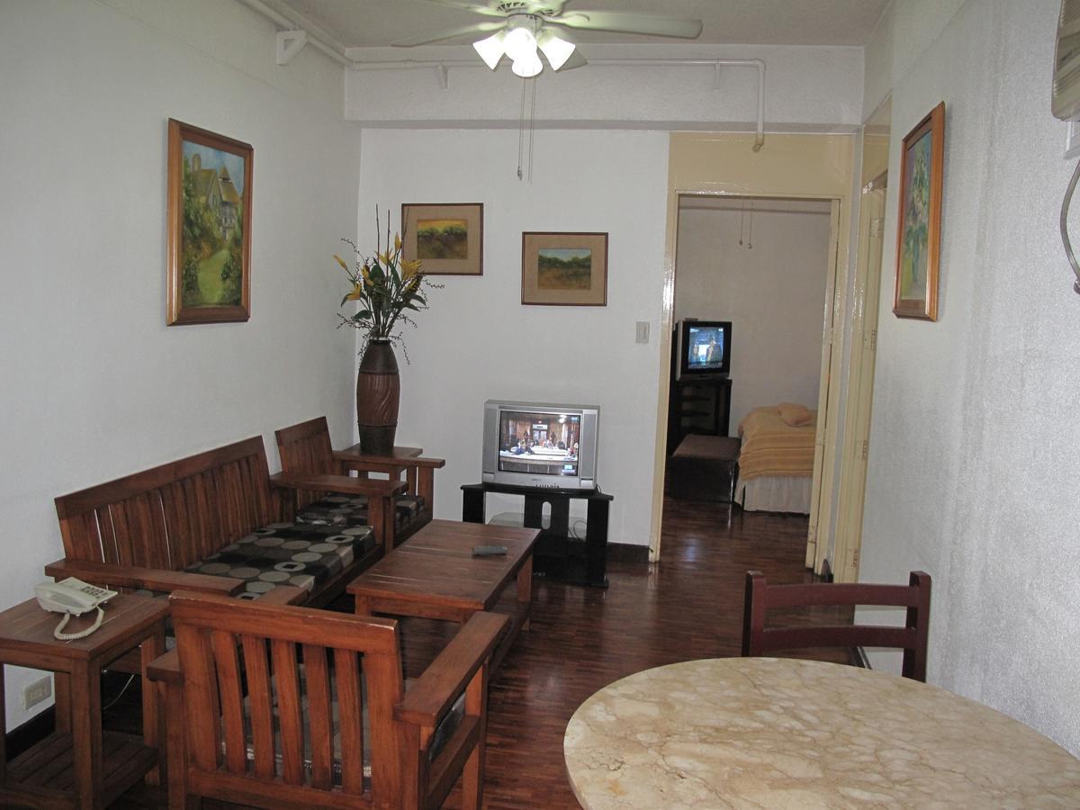ماكاتي Makati Suites At Travelers Inn المظهر الخارجي الصورة