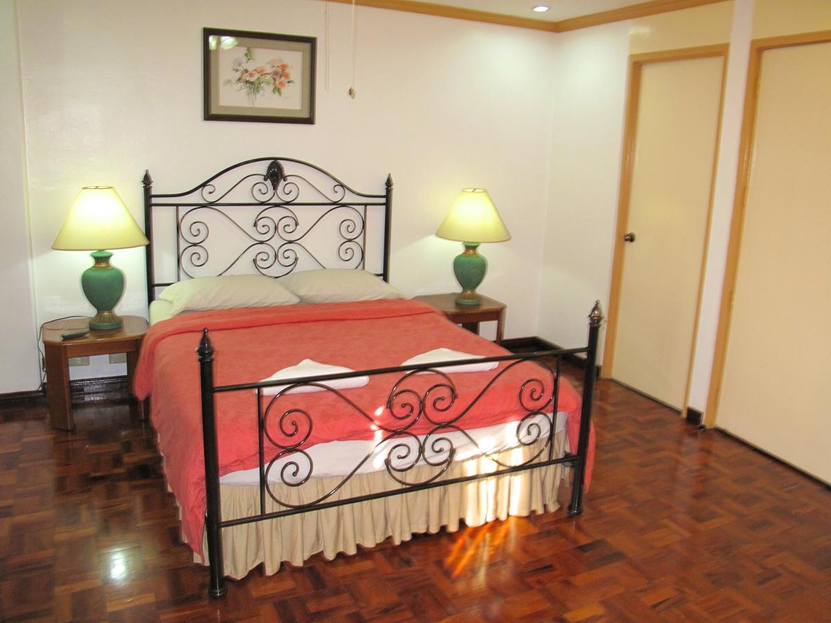 ماكاتي Makati Suites At Travelers Inn المظهر الخارجي الصورة